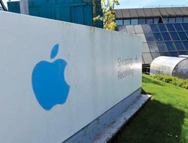 Η Apple έσπασε ρεκόρ: Η πρώτη εταιρεία που «κόβει το νήμα» των 800 δισ. δολαρίων